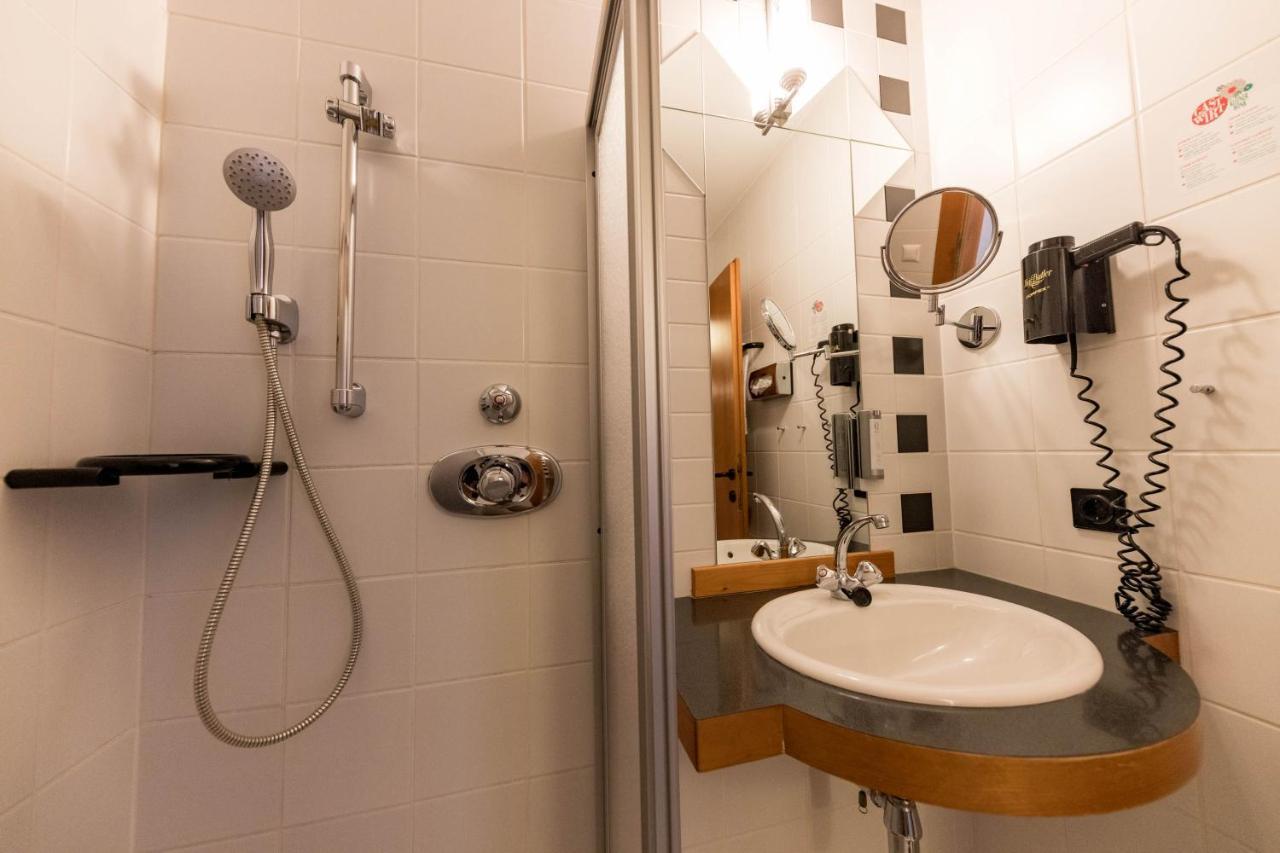 Hotel Edlingerwirt - Sauna & Golfsimulator Inklusive Spittal an der Drau-i járás Kültér fotó